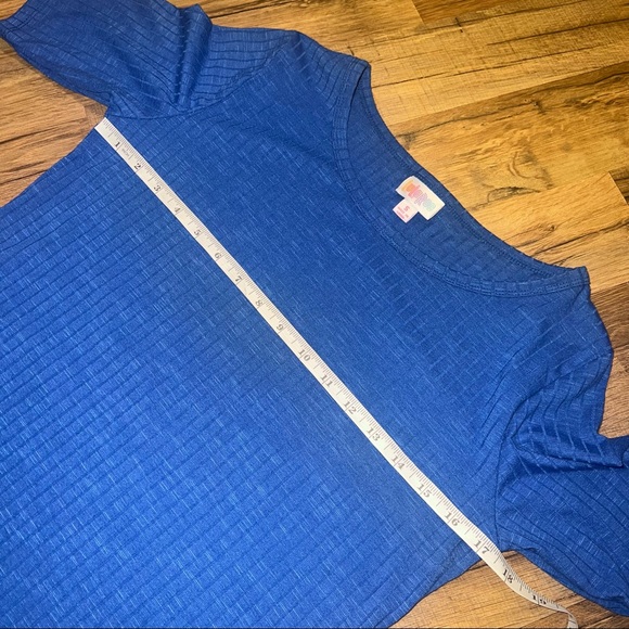 NWT Lula Roe textured gigi top - Picture 9 of 11